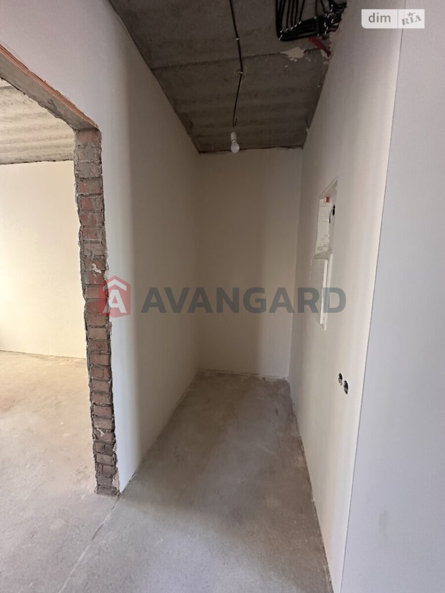 2 ��. ��������, 64/-/- ��. �., 2/3 ������ ���� 6