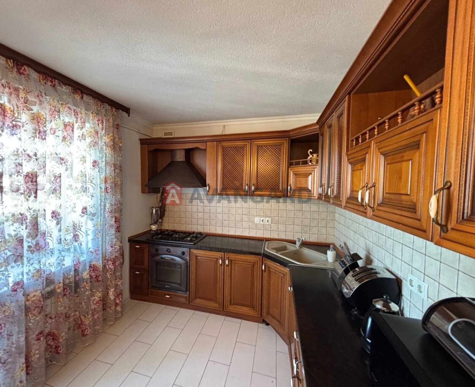 3 ����. ��������, 122/-/15 ��. �., 10/11 ���� ���� 2