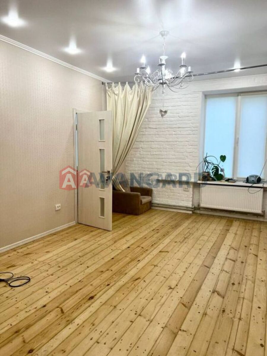 3 ��. ��������, 70/-/9 ��. �., 1/4 ������ ���� 5