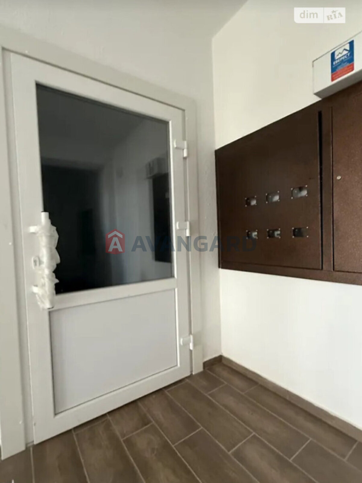 1 ��. ��������, 48/20/16 ��. �., 4/8 ������ ���� 3