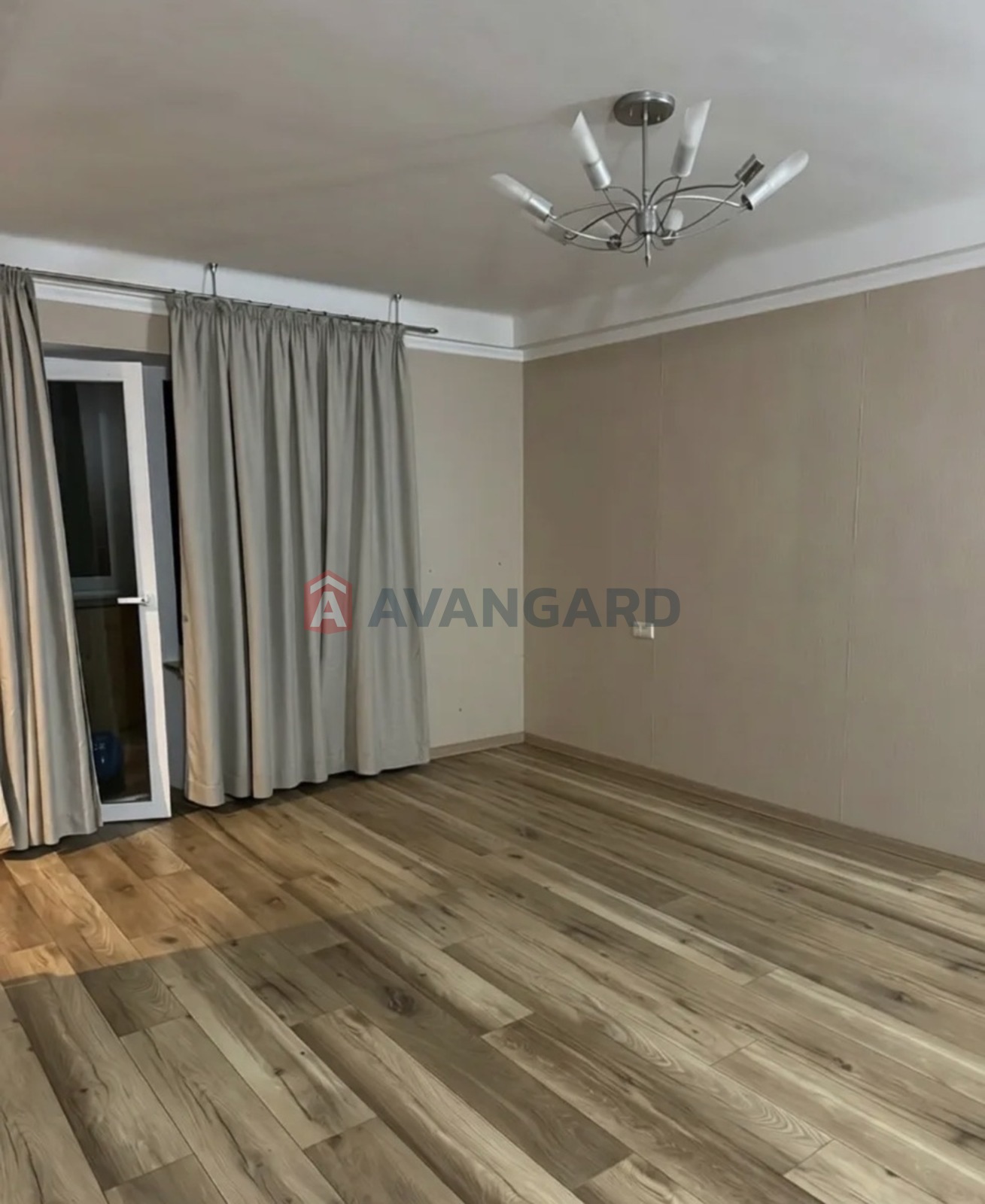 2 ����. ��������, 43/28/6 ��. �., 9/9 ���� ���� 6