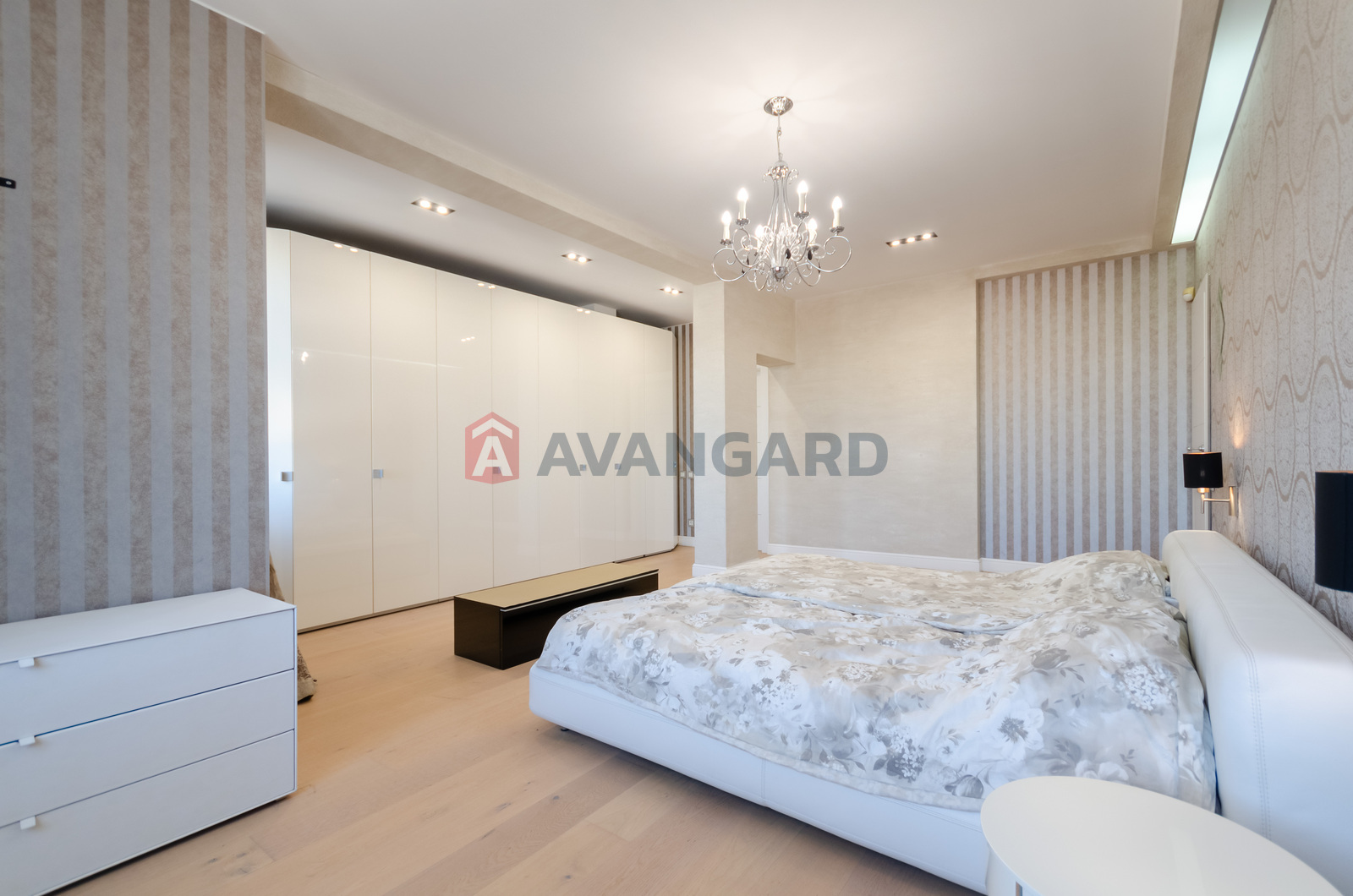 4 ��. ��������, 201.7/-/35 ��. �., 16/18 ������ ���� 5