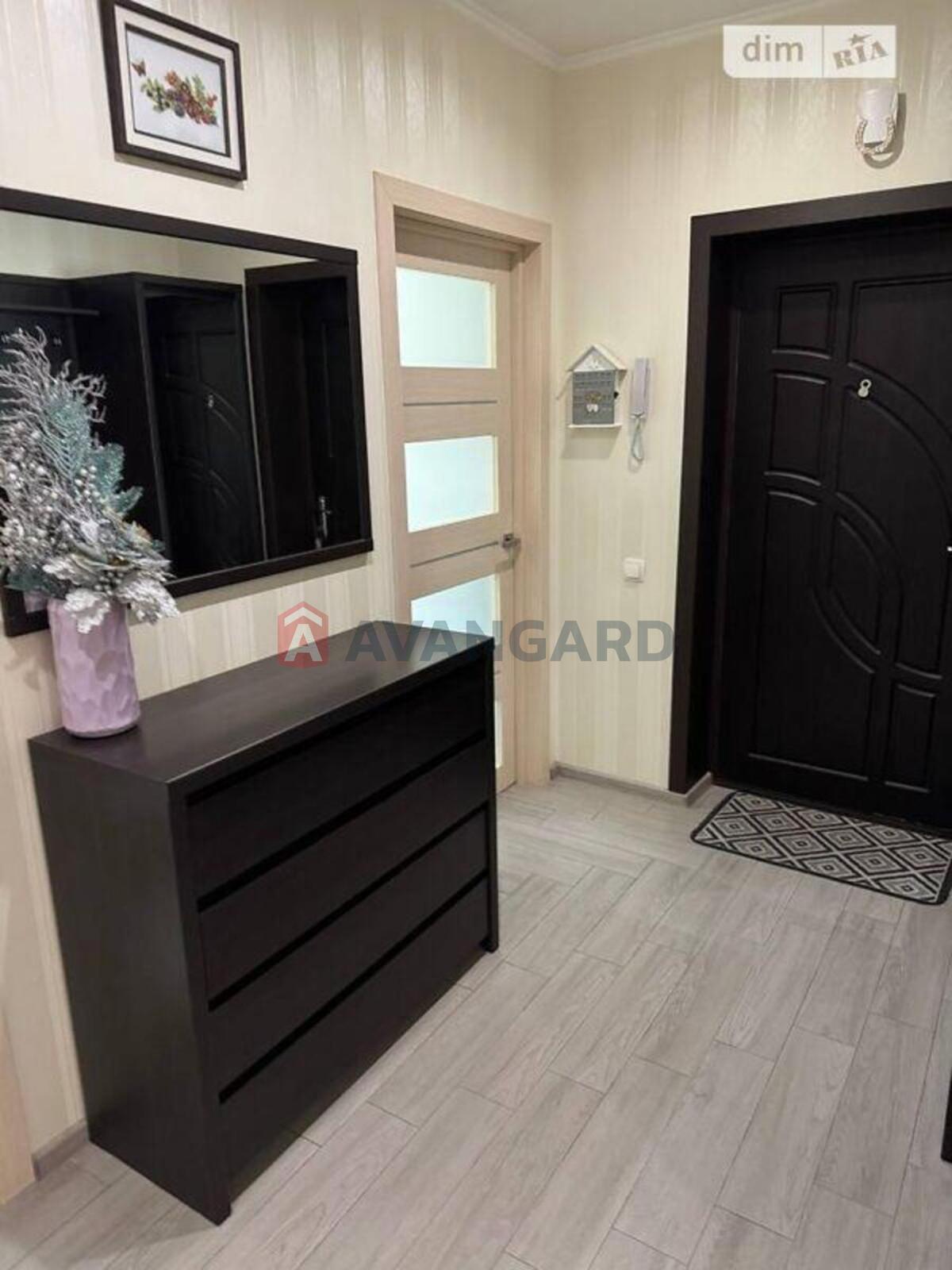 2 ����. ��������, 62/32/16 ��. �., 11/11 ���� ���� 20