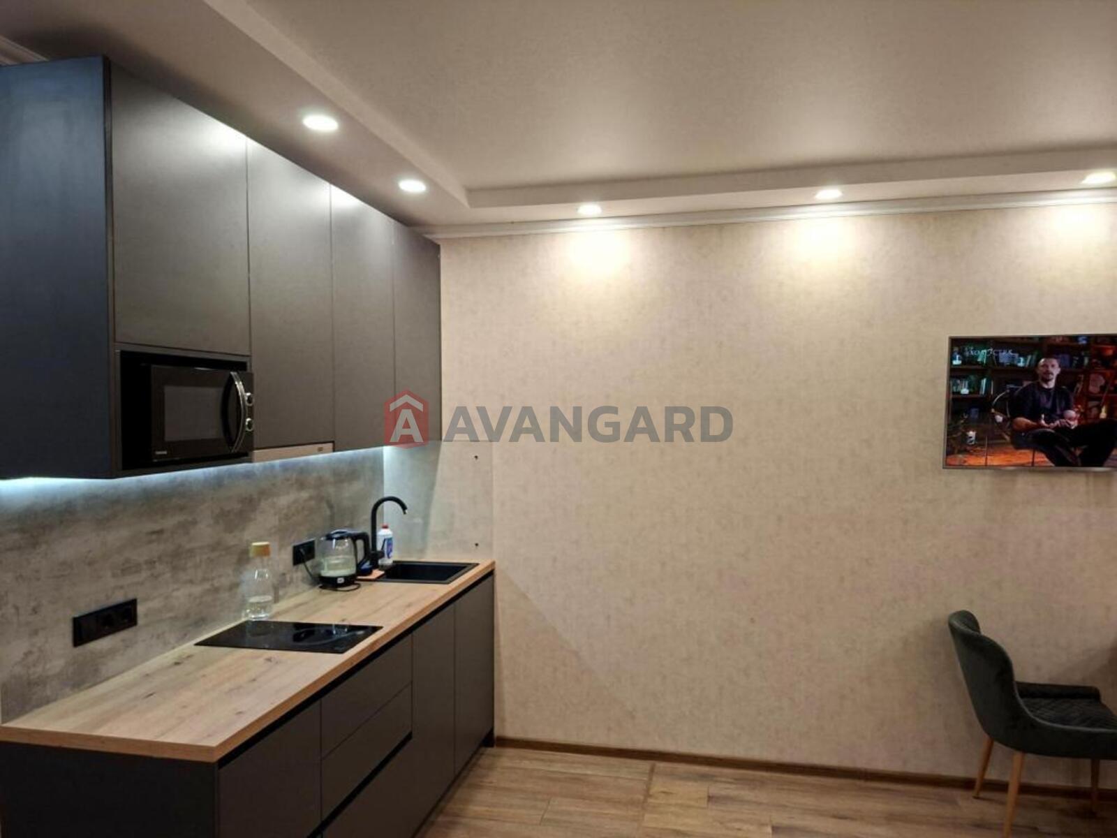 1 ��. ��������, 33/20/8 ��. �., 21/26 ������ ���� 11