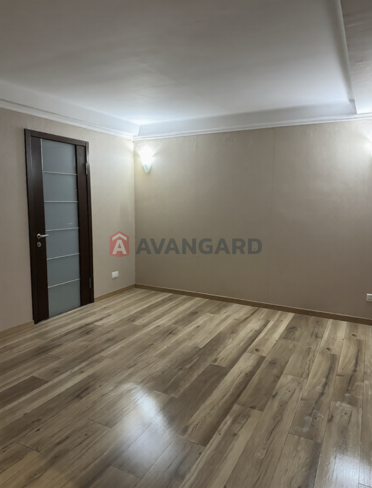 2 ����. ��������, 43/28/6 ��. �., 9/9 ���� ���� 4