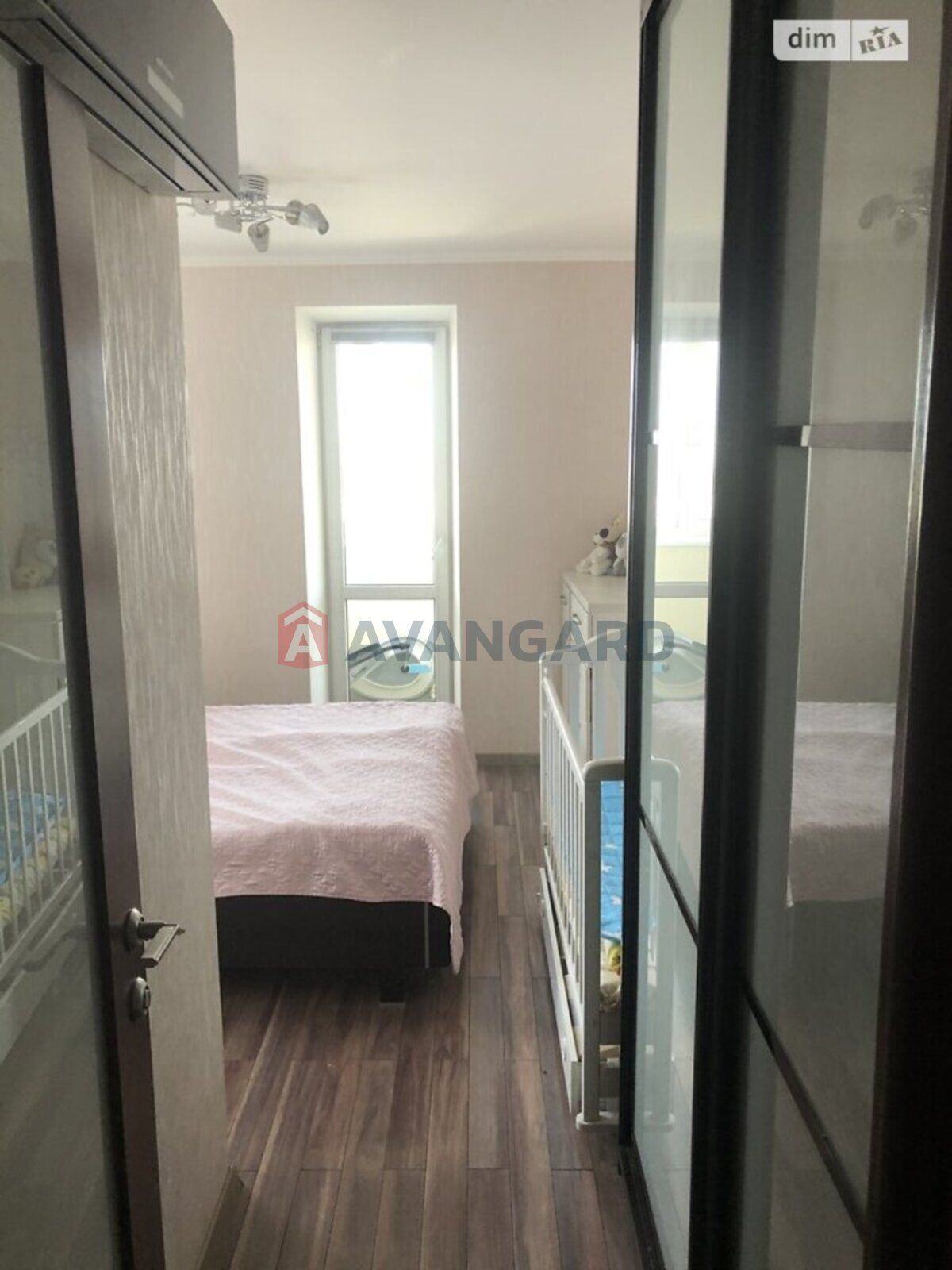 3 ��. ��������, 68/40/8 ��. �., 12/14 ������ ���� 13