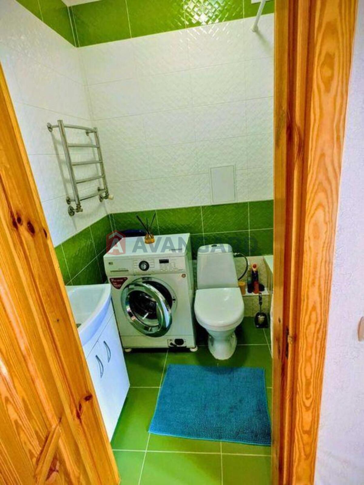 1 ��. ��������, 32/-/12 ��. �., 2/10 ������ ���� 8