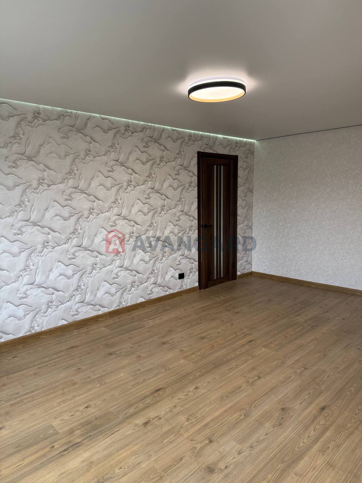 2 ��. ��������, 48/30/8 ��. �., 3/9 ������ ���� 4