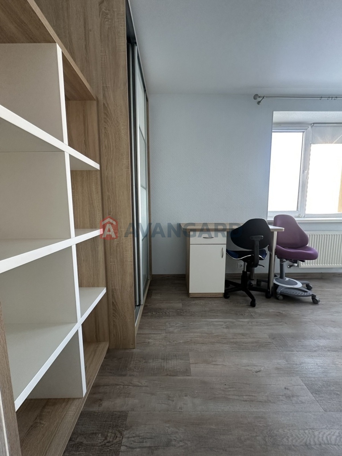 3 ��. ��������, 83/34/18 ��. �., 10/11 ������ ���� 9