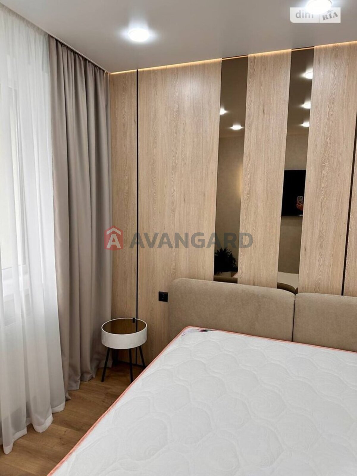 2 ��. ��������, 74/-/- ��. �., 5/11 ������ ���� 15