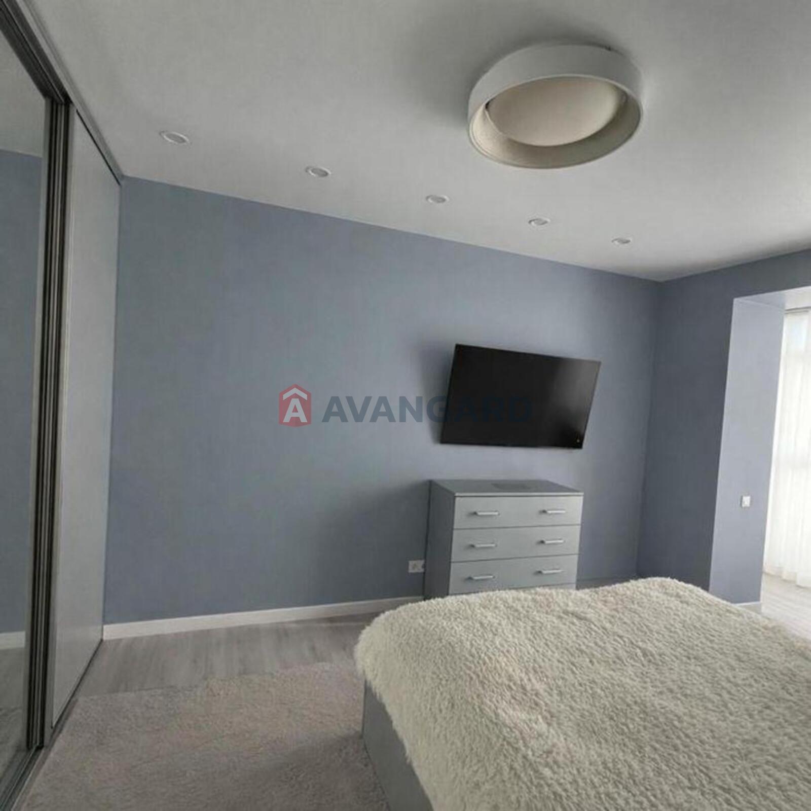 1 ��. ��������, 40/-/11 ��. �., 3/10 ������ ���� 3