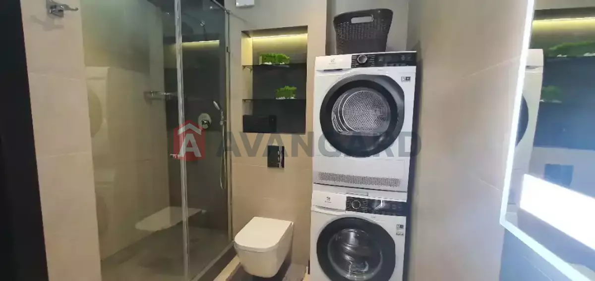 3 ��. ��������, 80/-/- ��. �., 8/9 ������ ���� 8