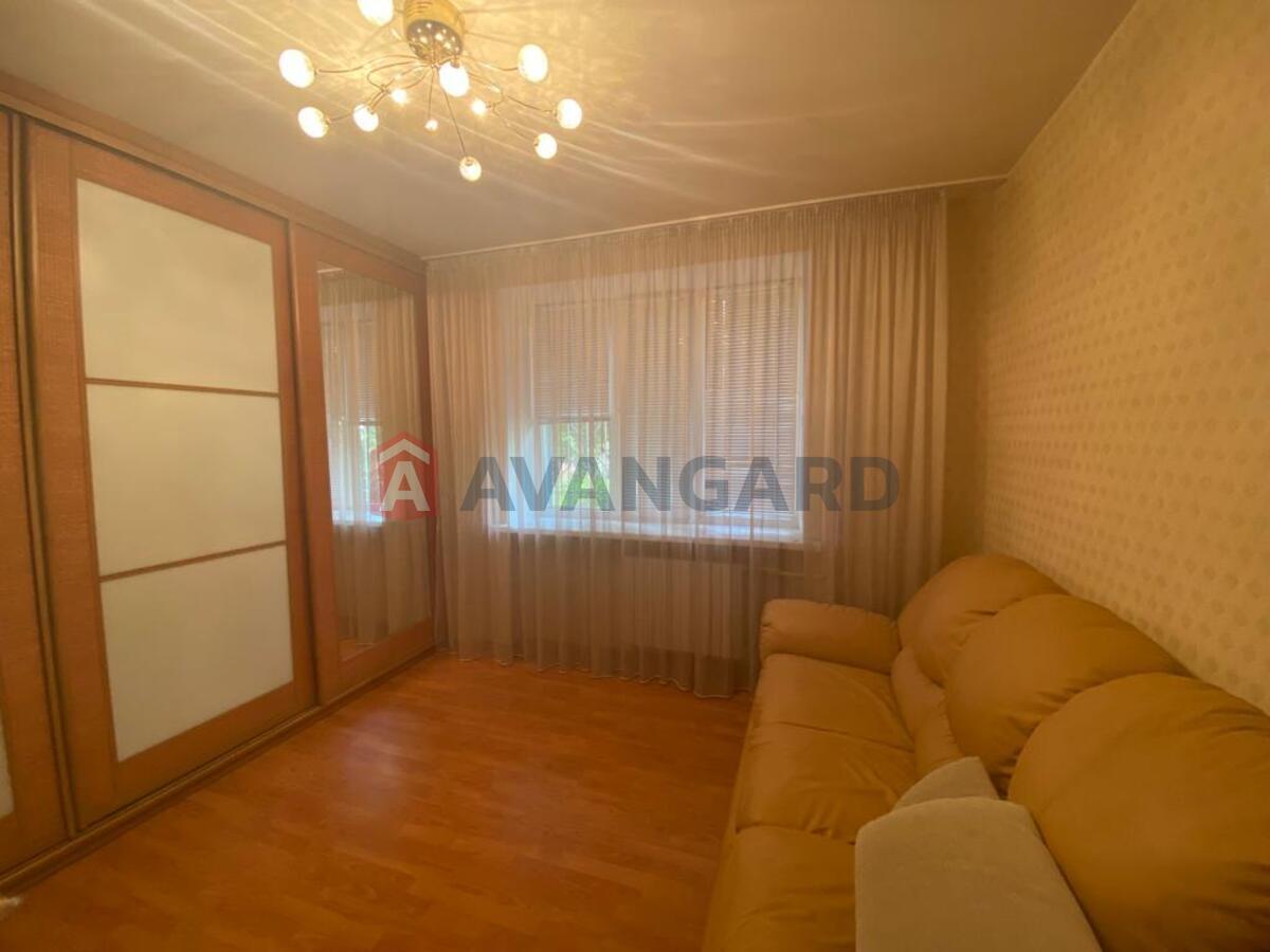 2 ��. ��������, 52/-/- ��. �., 1/5 ������ ���� 8