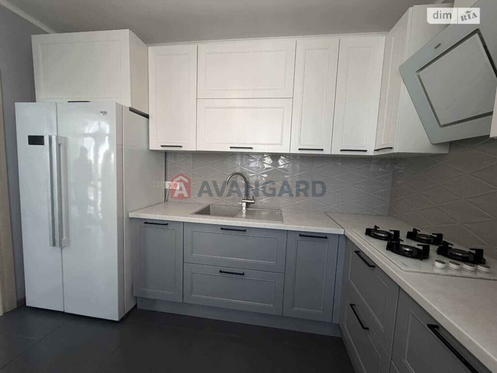 3 ��. ��������, 95/58/30 ��. �., 4/9 ������ ���� 5