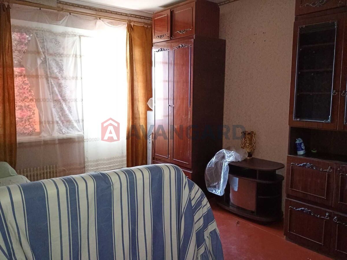 2 . , 52/-/9 . ., 5/9   9