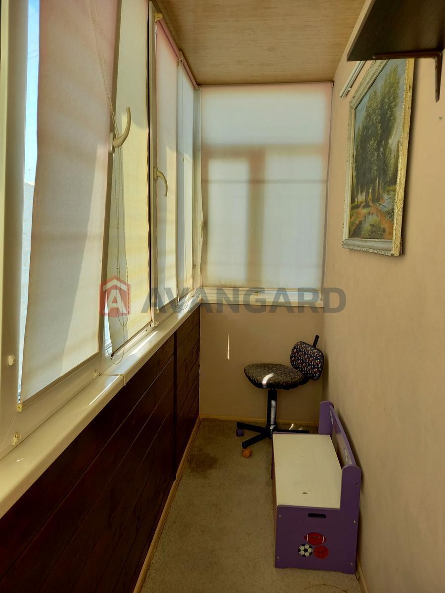 3 ��. ��������, 63,3/ 36.4 / 7.7 ��. �., 9/10 ������ ���� 9