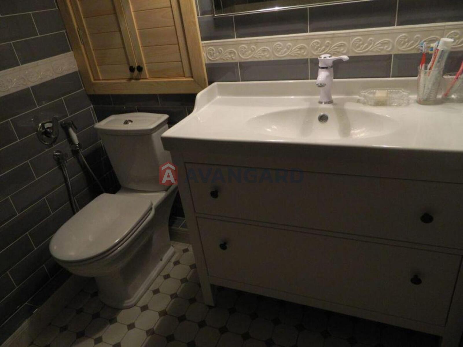 3 ��. ��������, 80/-/12 ��. �., 17/25 ������ ���� 7