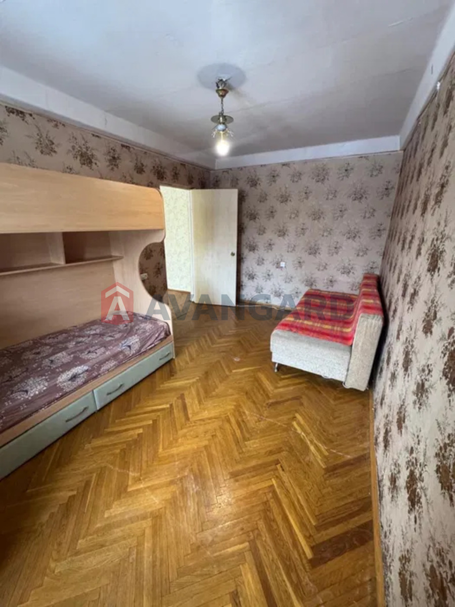 3 ��. ��������, 63/-/7 ��. �., 4/9 ������ ���� 8