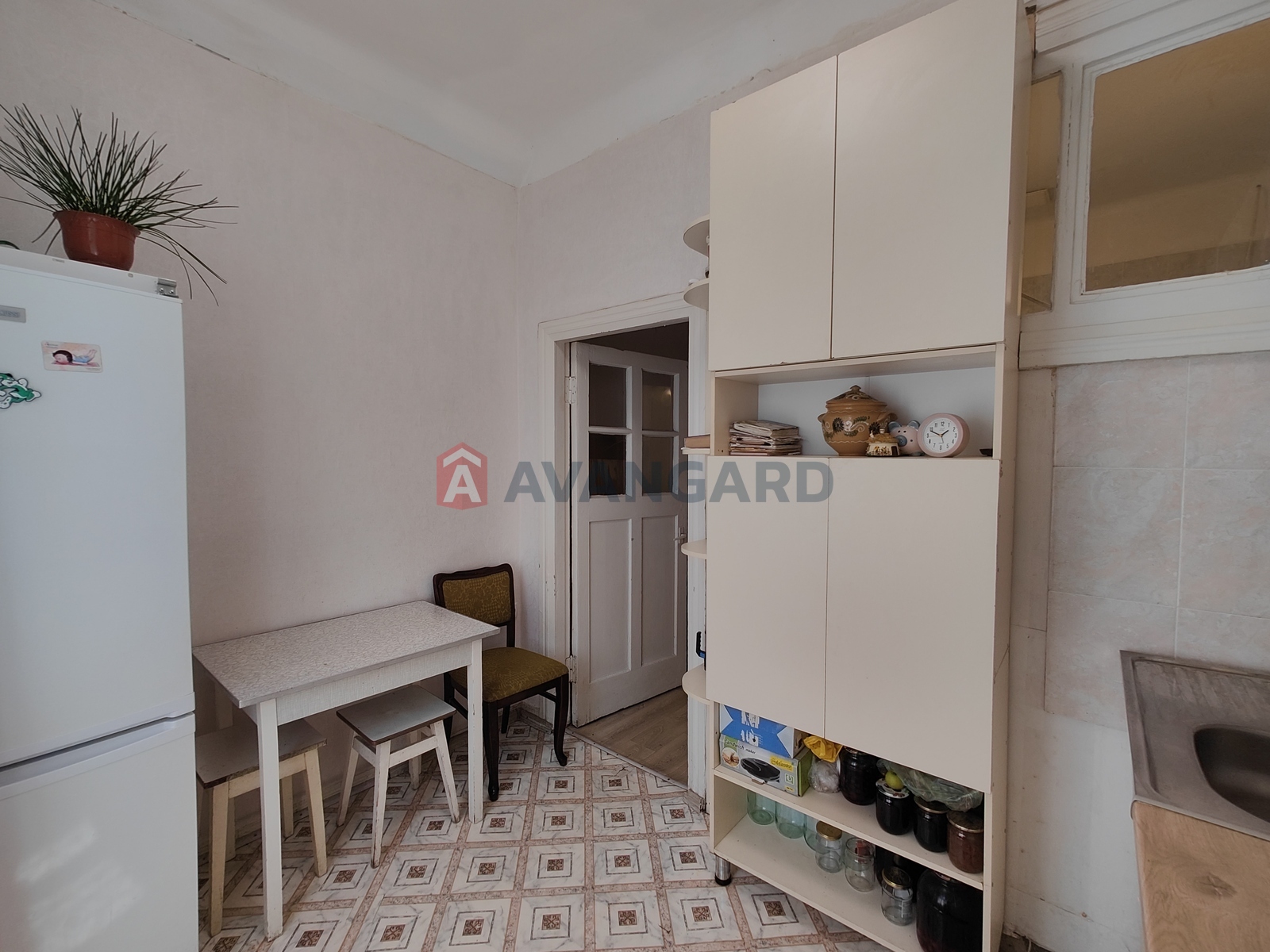 2 ��. ��������, 61/32/8 ��. �., 5/5 ������ ���� 2