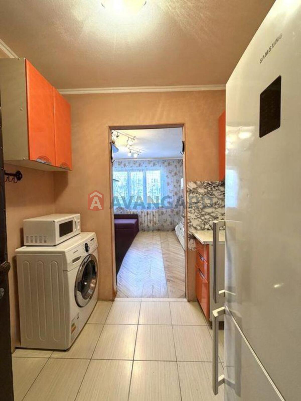 1 ��. ��������, 24/-/4 ��. �., 4/5 ������ ���� 9