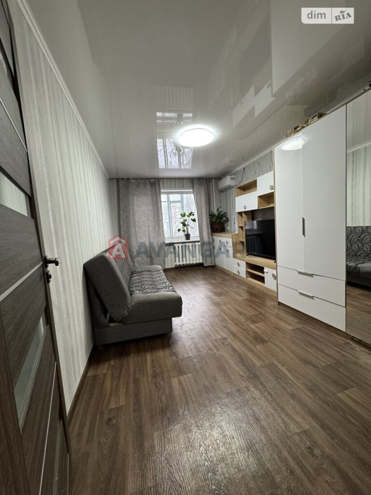 2 ��. ��������, 41/26/5 ��. �., 3/5 ������ ���� 12