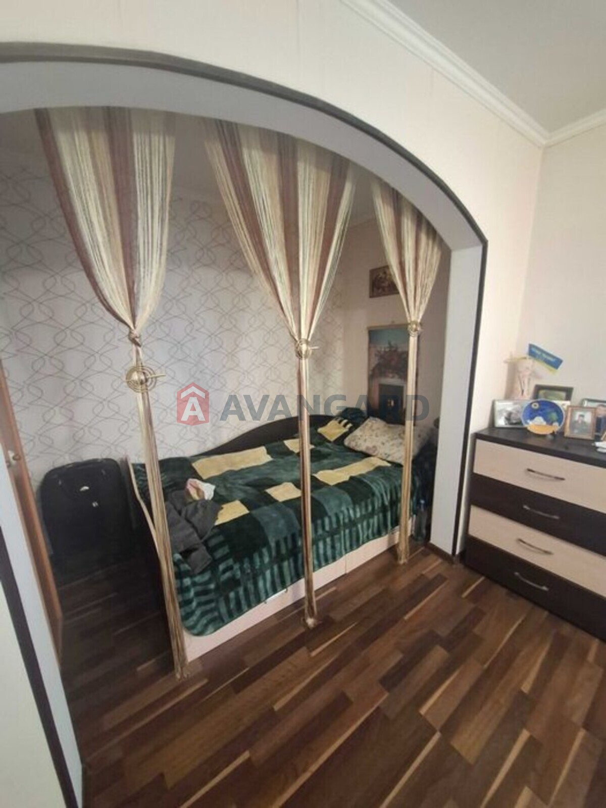 1 ��. ��������, 40/-/8 ��. �., 8/9 ������ ���� 8