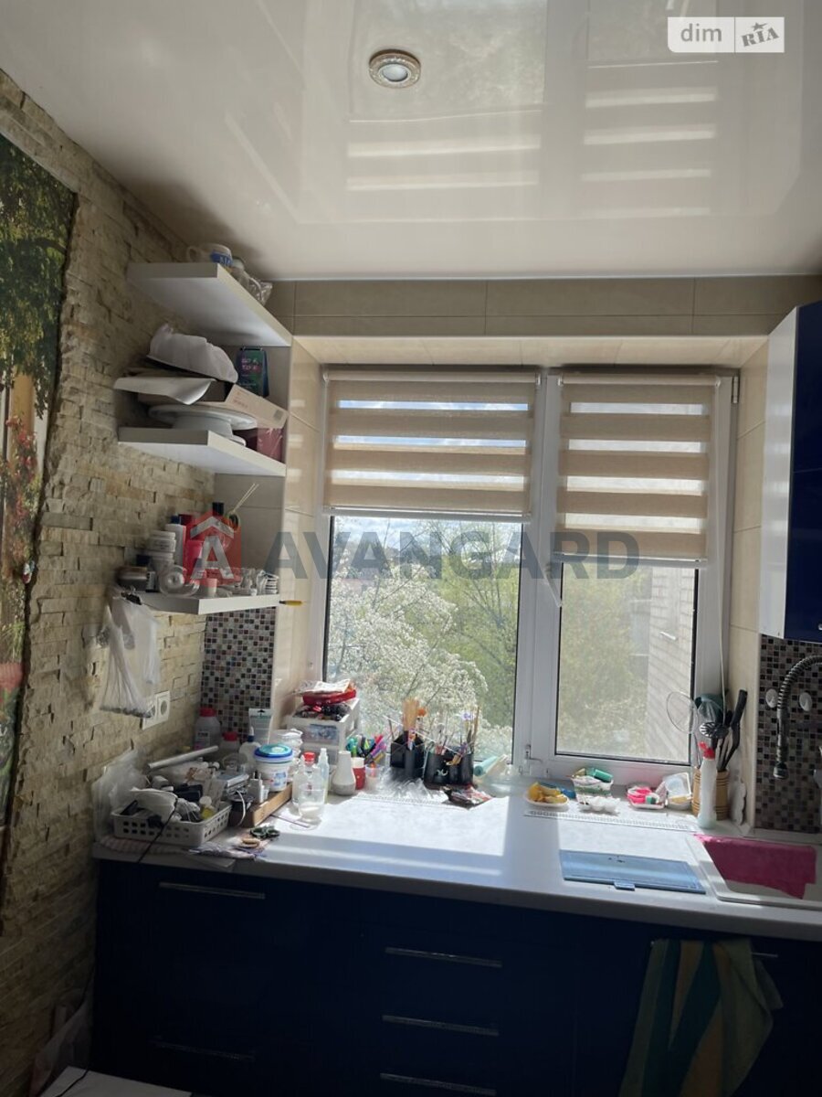 3 ��. ��������, 65/40/7 ��. �., 4/9 ������ ���� 4