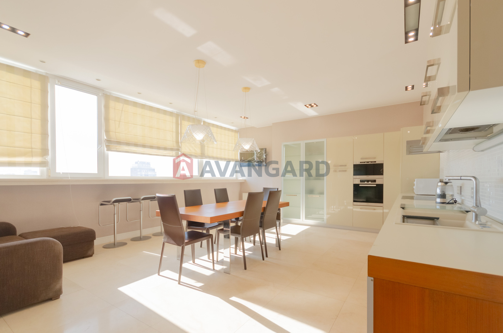 4 ��. ��������, 201.7/-/35 ��. �., 16/18 ������ ���� 8