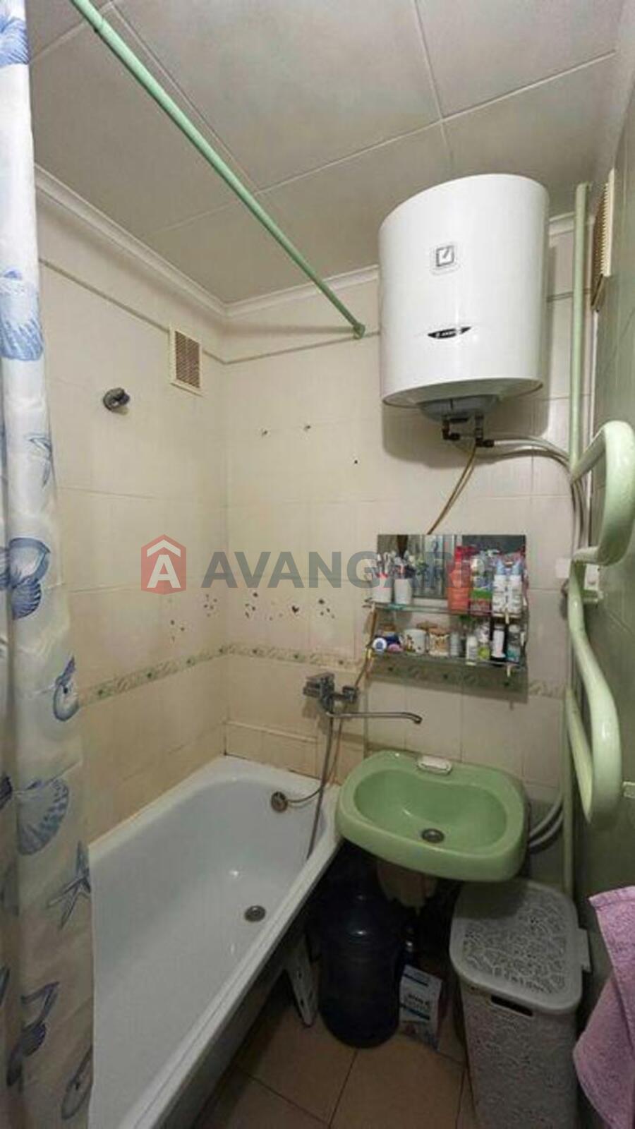 2 ��. ��������, 44/-/6 ��. �., 7/10 ������ ���� 9