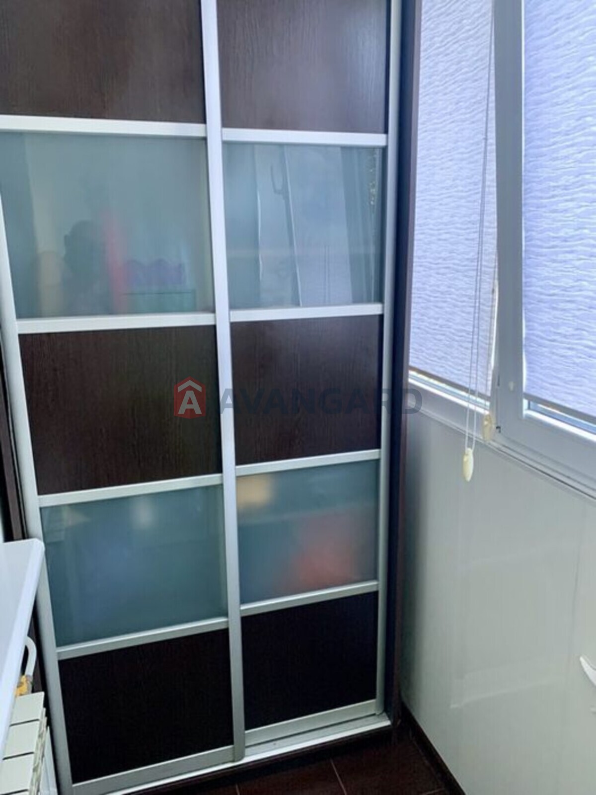 3 ��. ��������, 70/-/8 ��. �., 1/10 ������ ���� 15