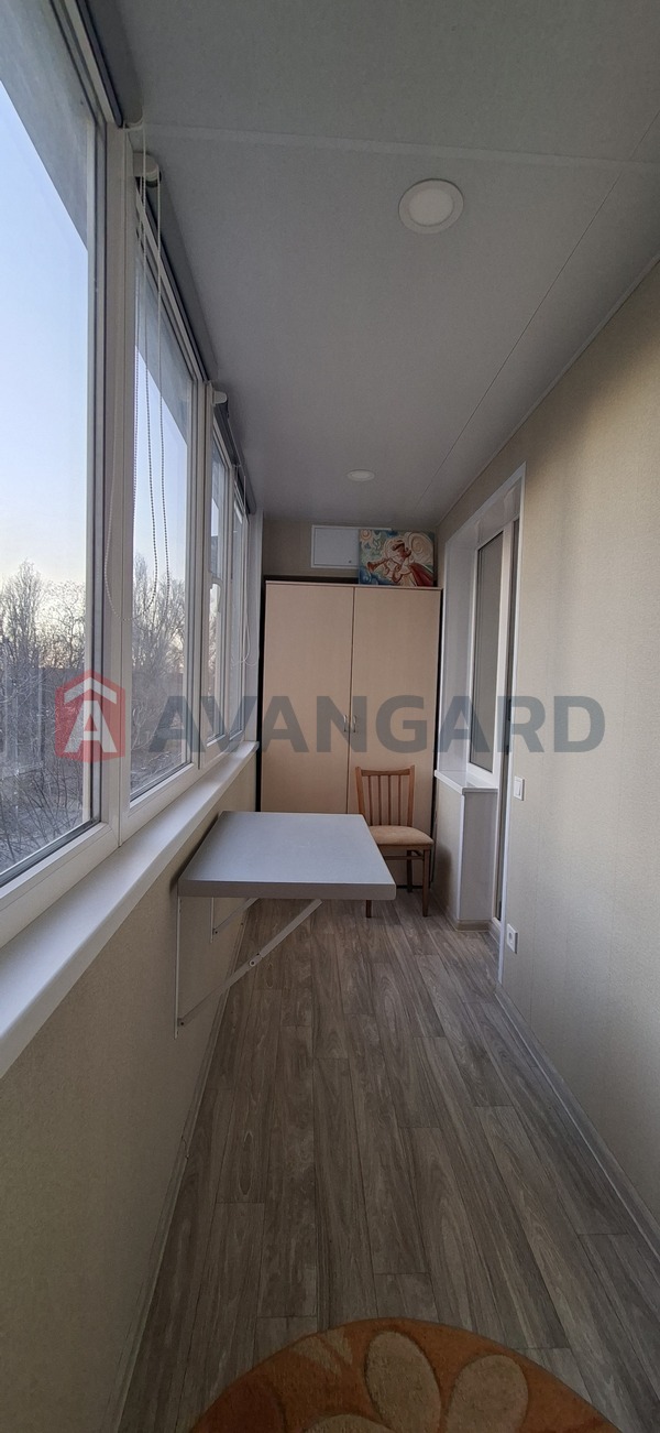 1 ��. ��������, 35,15/15.4/9.3 ��. �., 3/15 ������ ���� 8