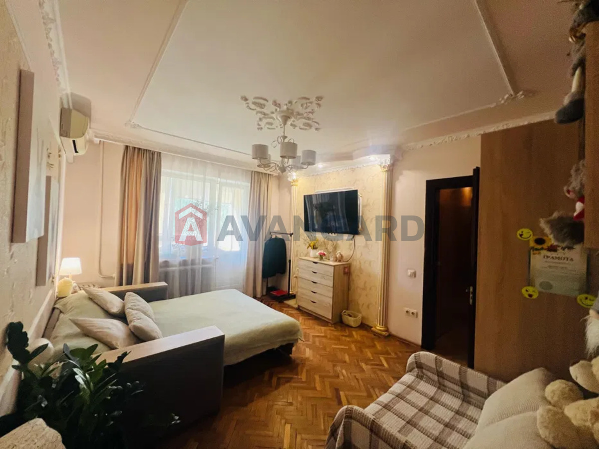 2 . , 49/-/8 . ., 5/9   12