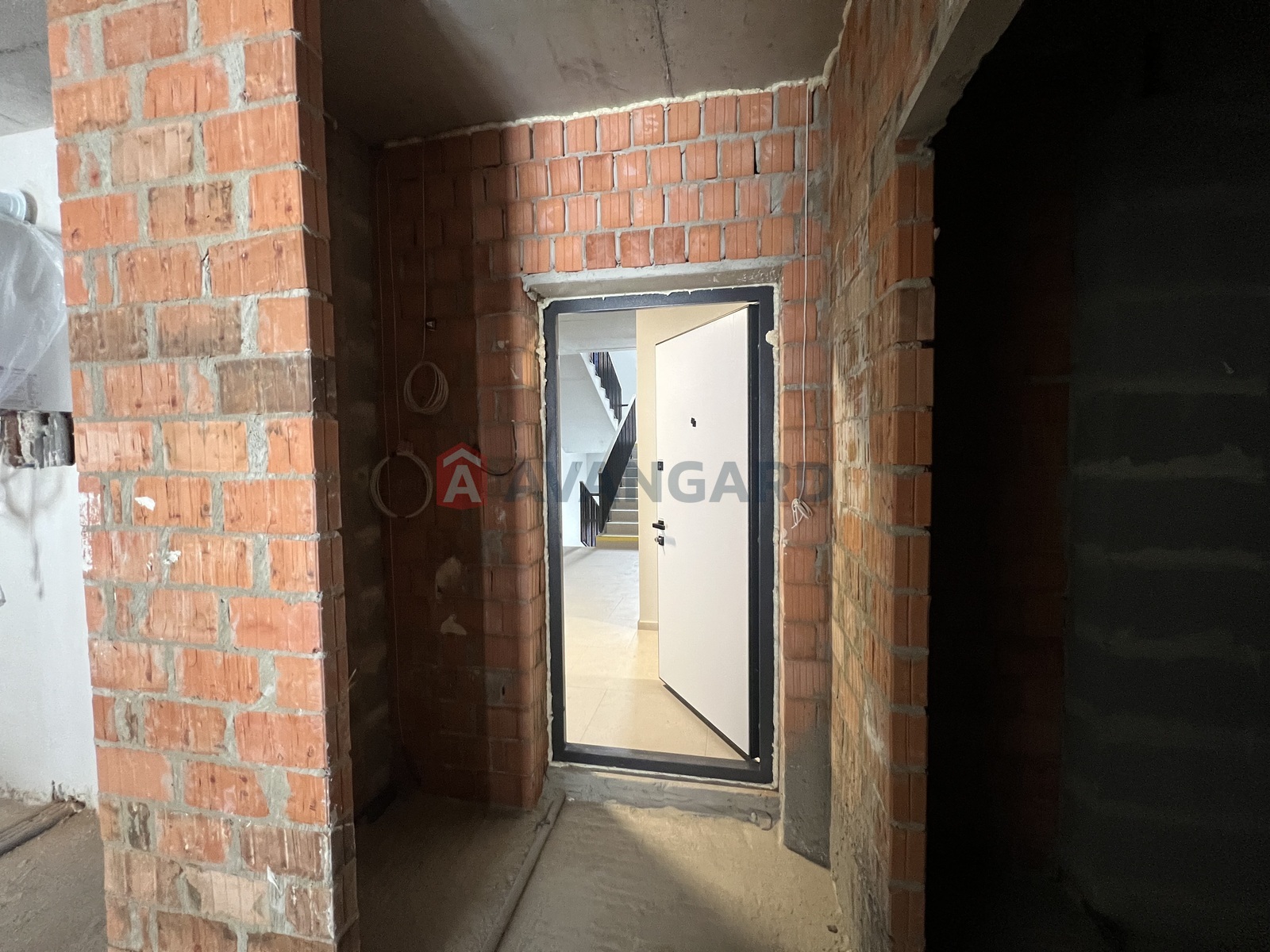 1 ��. ��������, 42,6/11.8/18.5 ��. �., 3/6 ������ ���� 15