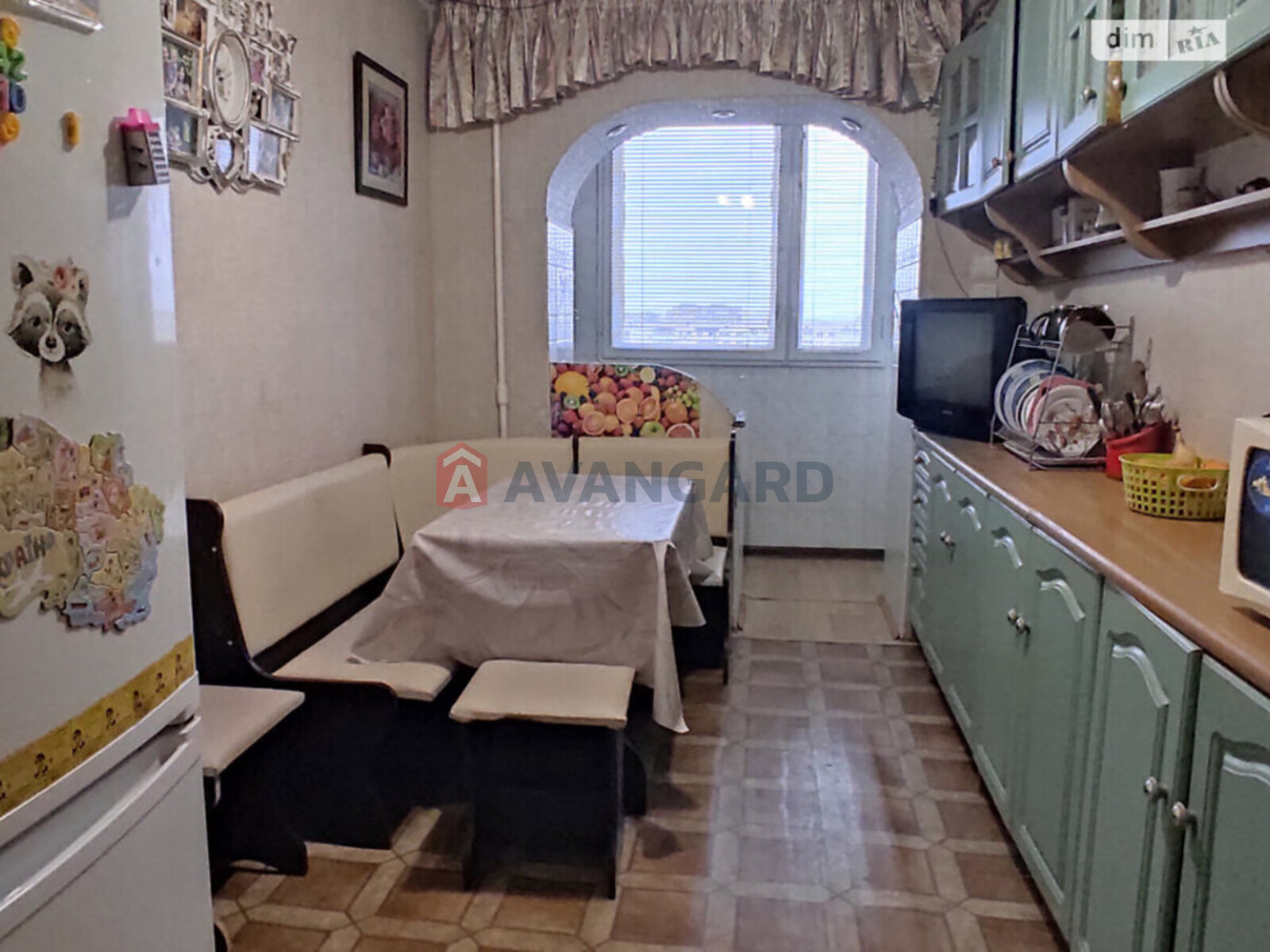 3 ��. ��������, 72/-/- ��. �., 12/14 ������ ���� 1