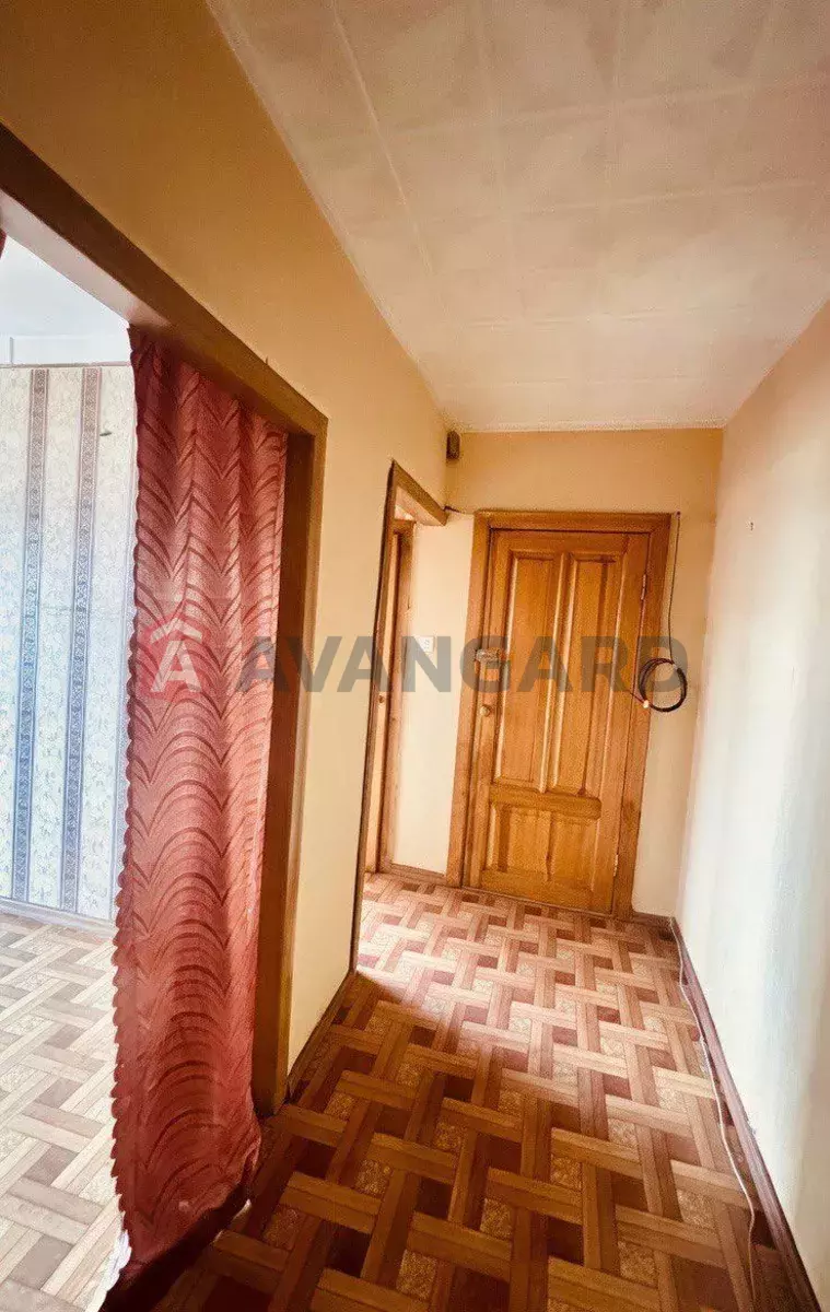 3 ��. ��������, 68/38/8 ��. �., 7/9 ������ ���� 8