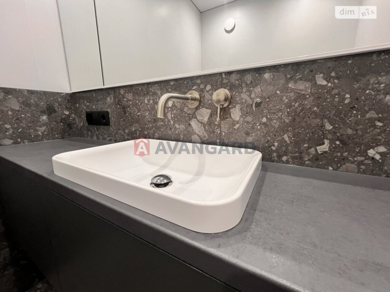 2 ��. ��������, 86/47/- ��. �., 14/16 ������ ���� 9