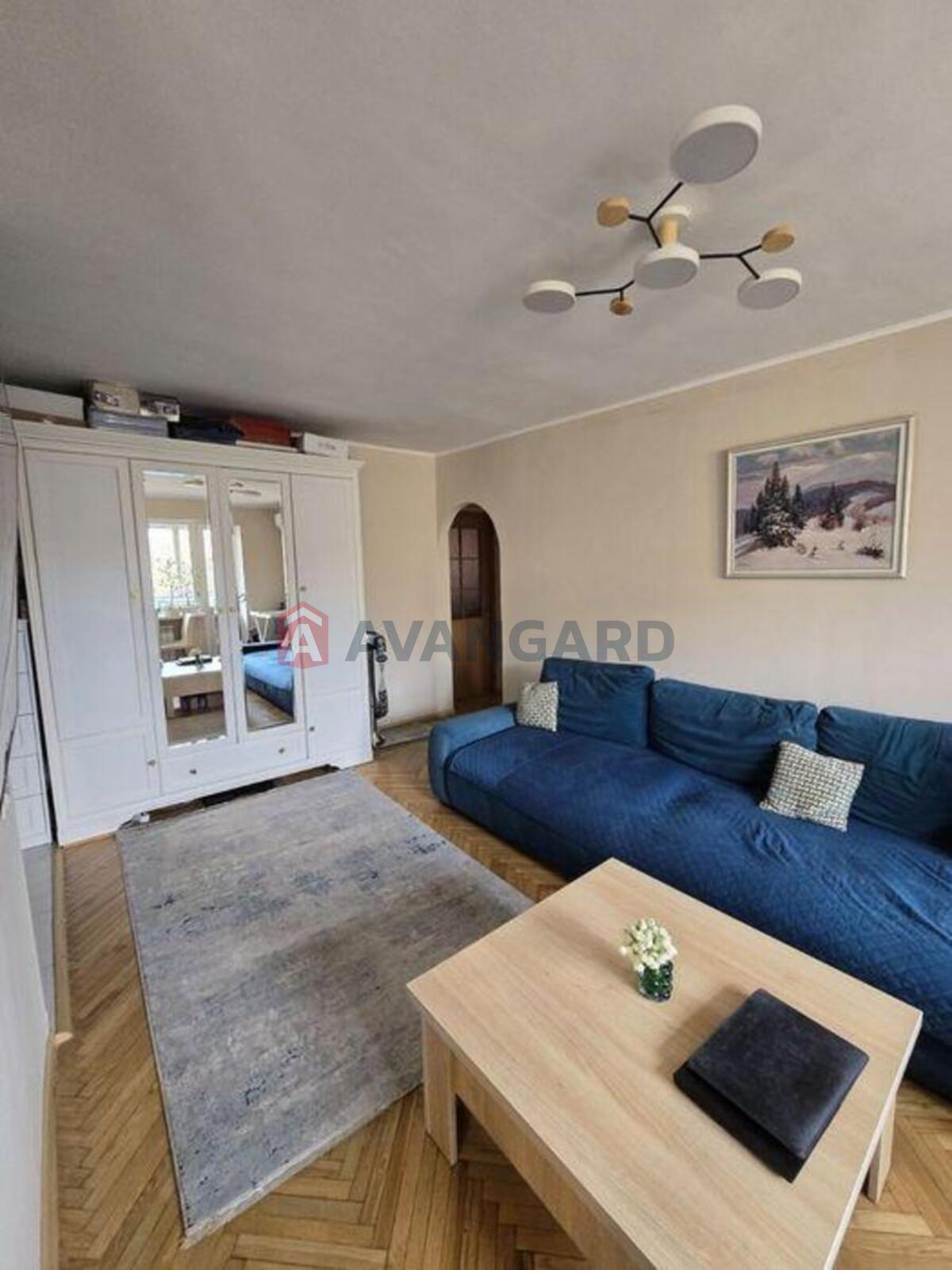 3 ����. ��������, 57/-/7 ��. �., 4/5 ���� ���� 8