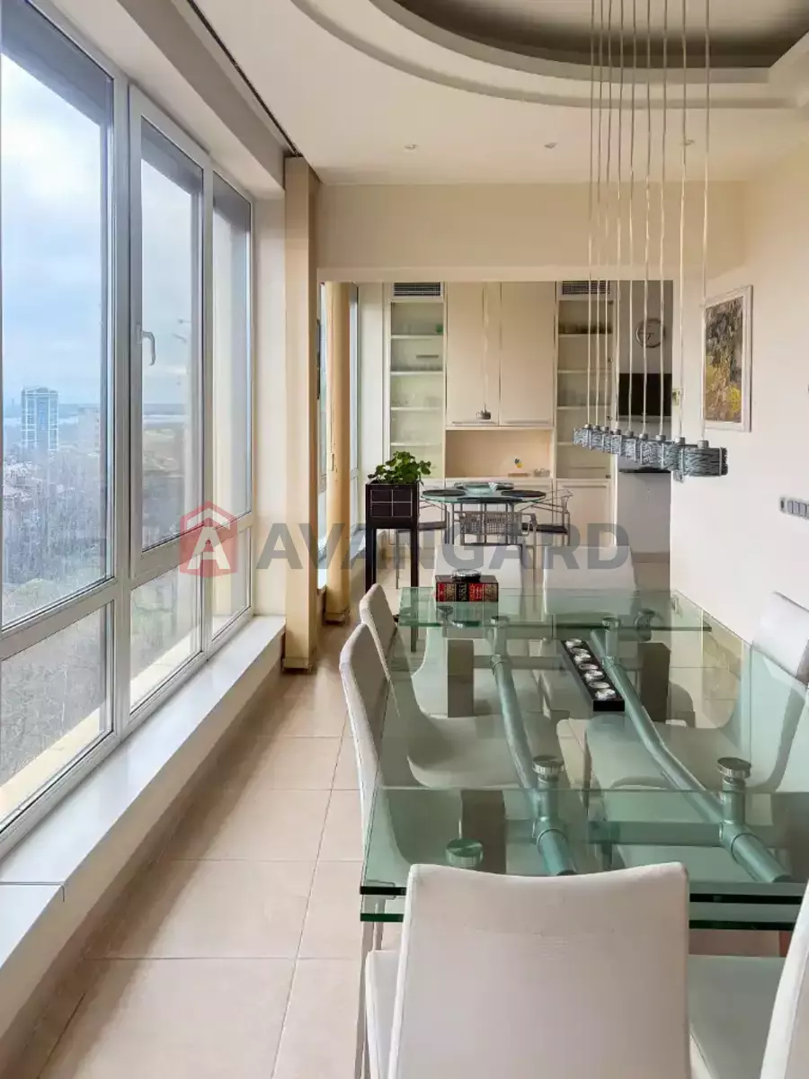 4 ��. ��������, 150/-/- ��. �., 8/14 ������ ���� 16