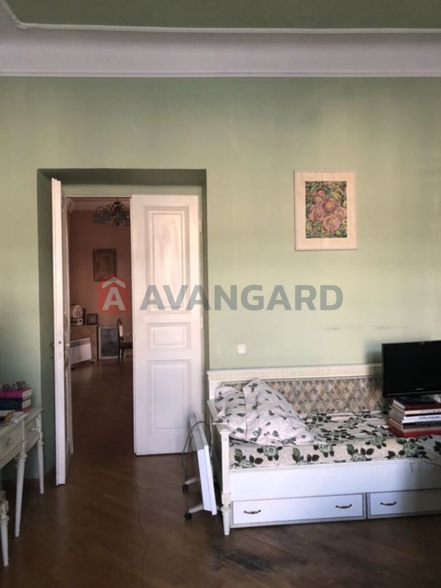 3 ��. ��������, 102/-/12 ��. �., 4/5 ������ ���� 23