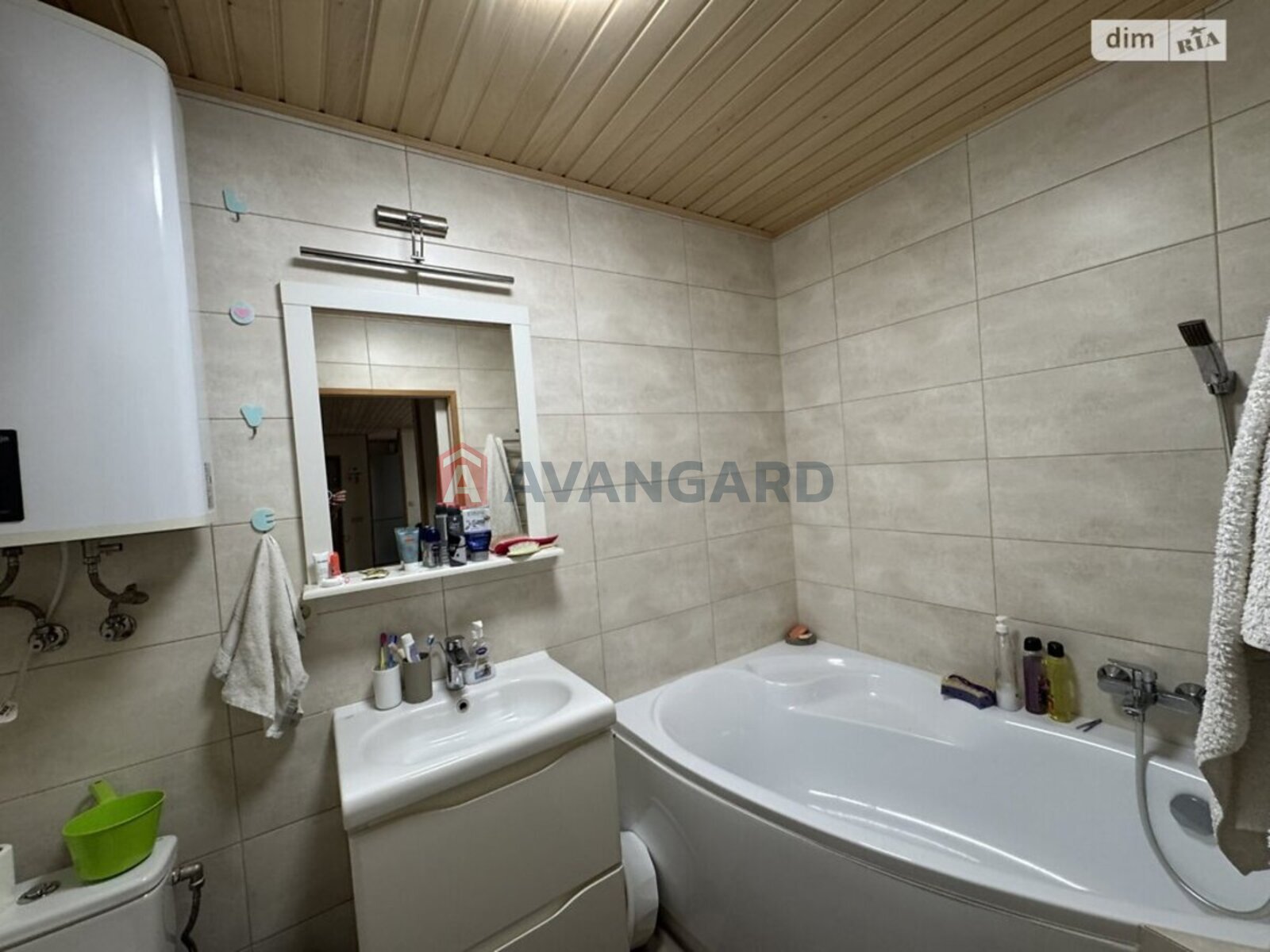 3 ��. ��������, 64/42/8 ��. �., 9/9 ������ ���� 10