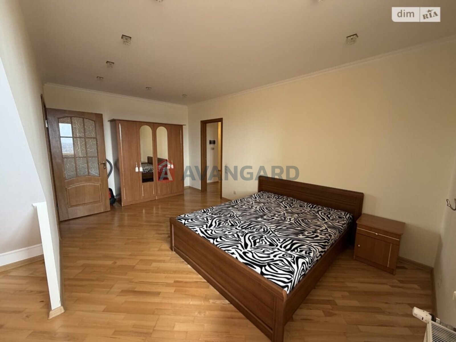 3 ��. ��������, 108/55/10 ��. �., 9/10 ������ ���� 8