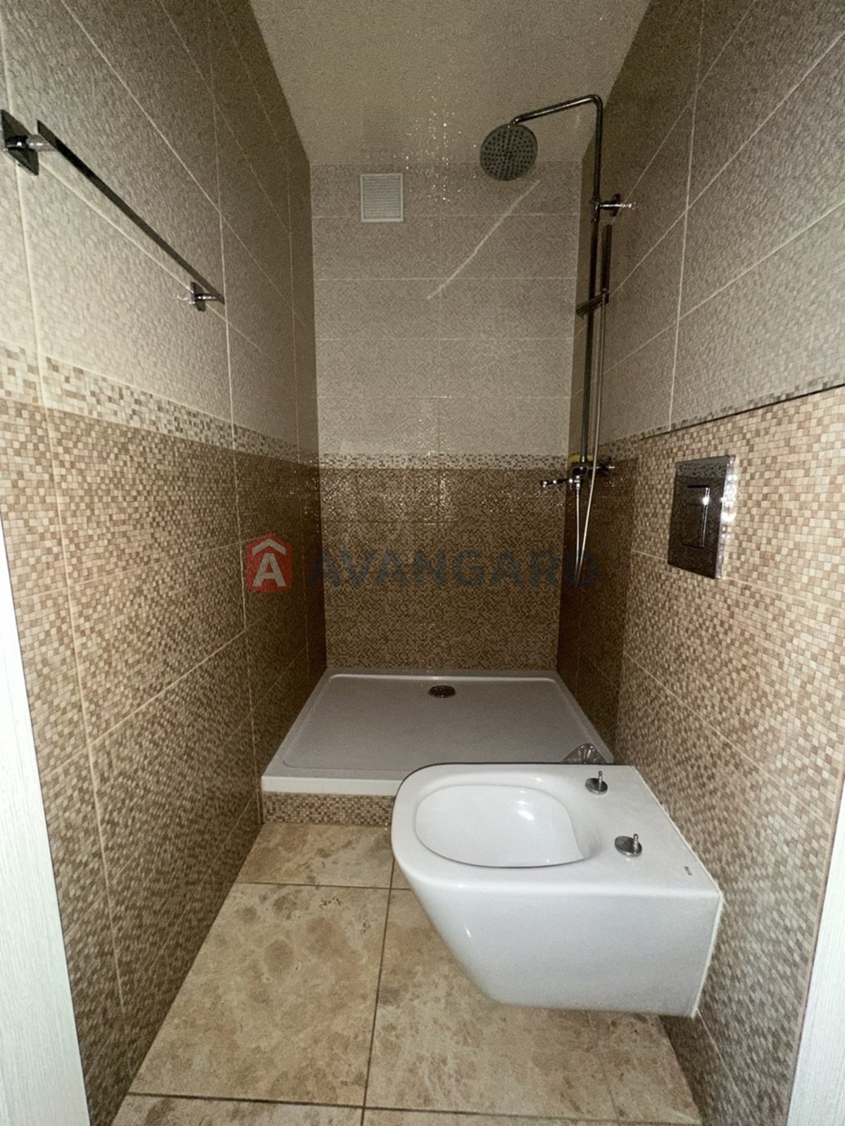 3 ��. ��������, 83/34/18 ��. �., 10/11 ������ ���� 25