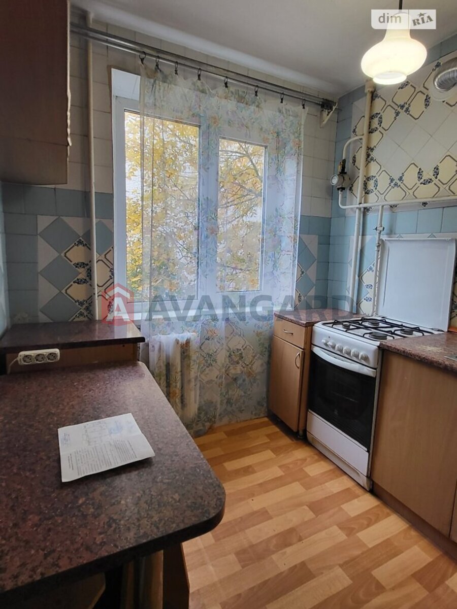 4 ��. ��������, 60/43/5 ��. �., 2/5 ������ ���� 12