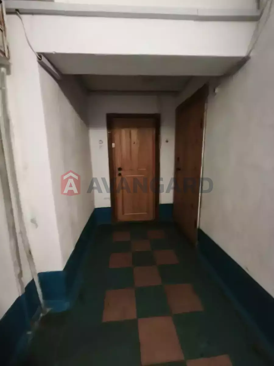 1 ��. ��������, 42/19/7 ��. �., 8/10 ������ ���� 8