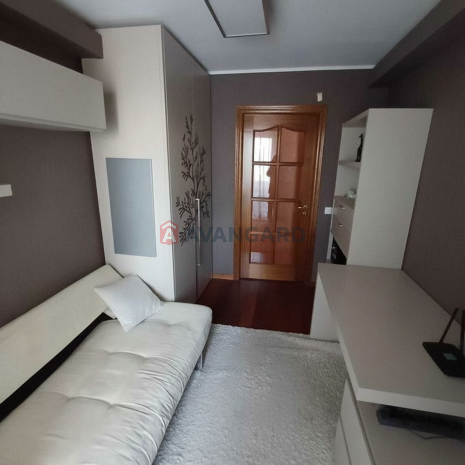 3 ����. ��������, 63/-/15 ��. �., 6/12 ���� ���� 7