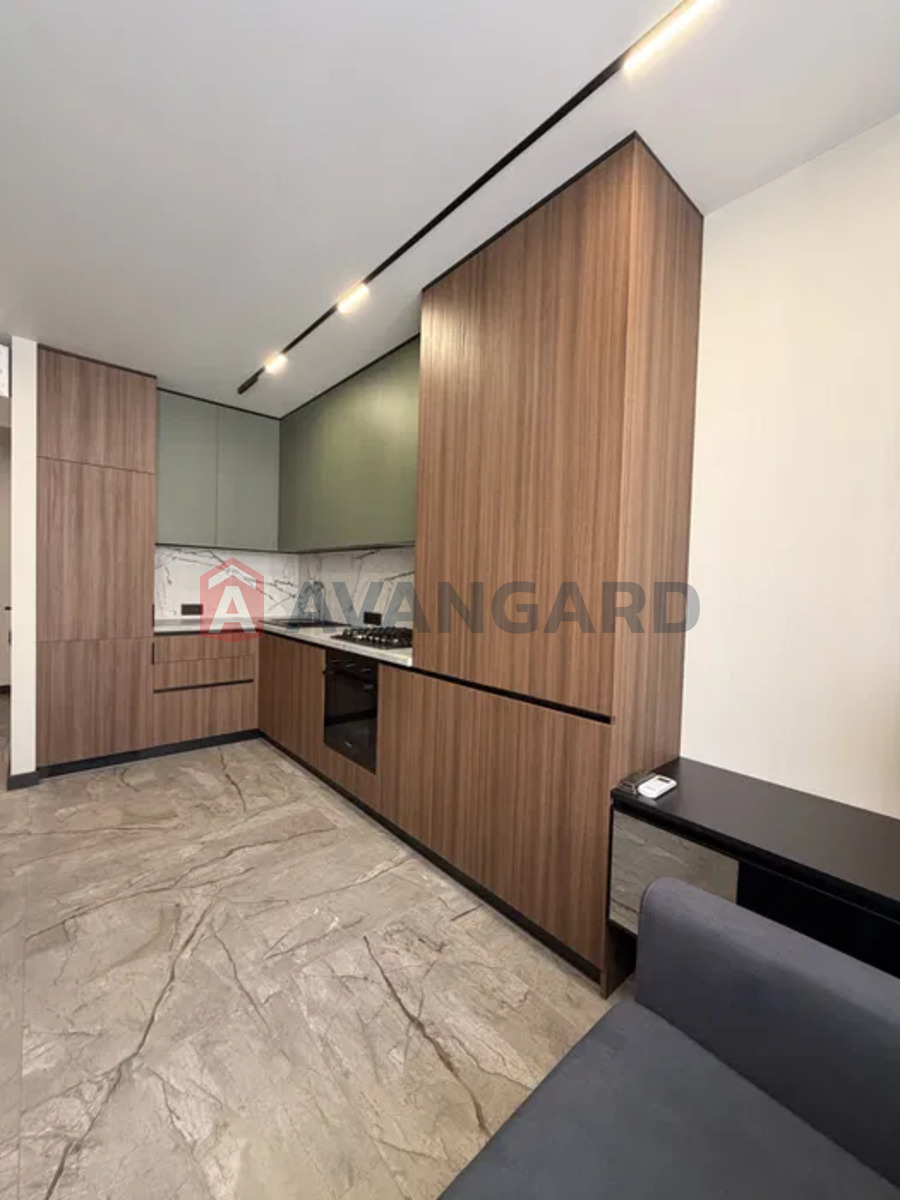 1 ��. ��������, 45/18/16 ��. �., 9/10 ������ ���� 2