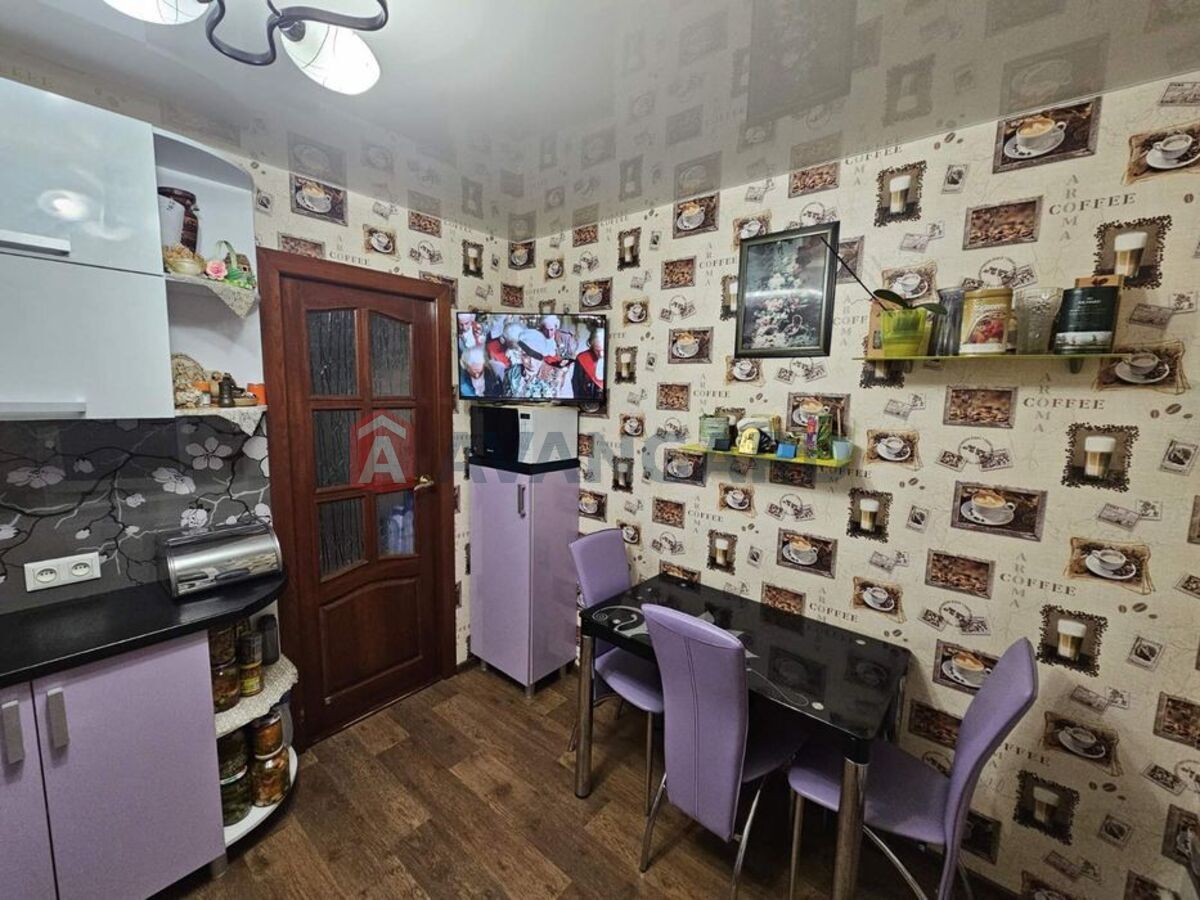 2 ��. ��������, 49/-/8 ��. �., 9/9 ������ ���� 10