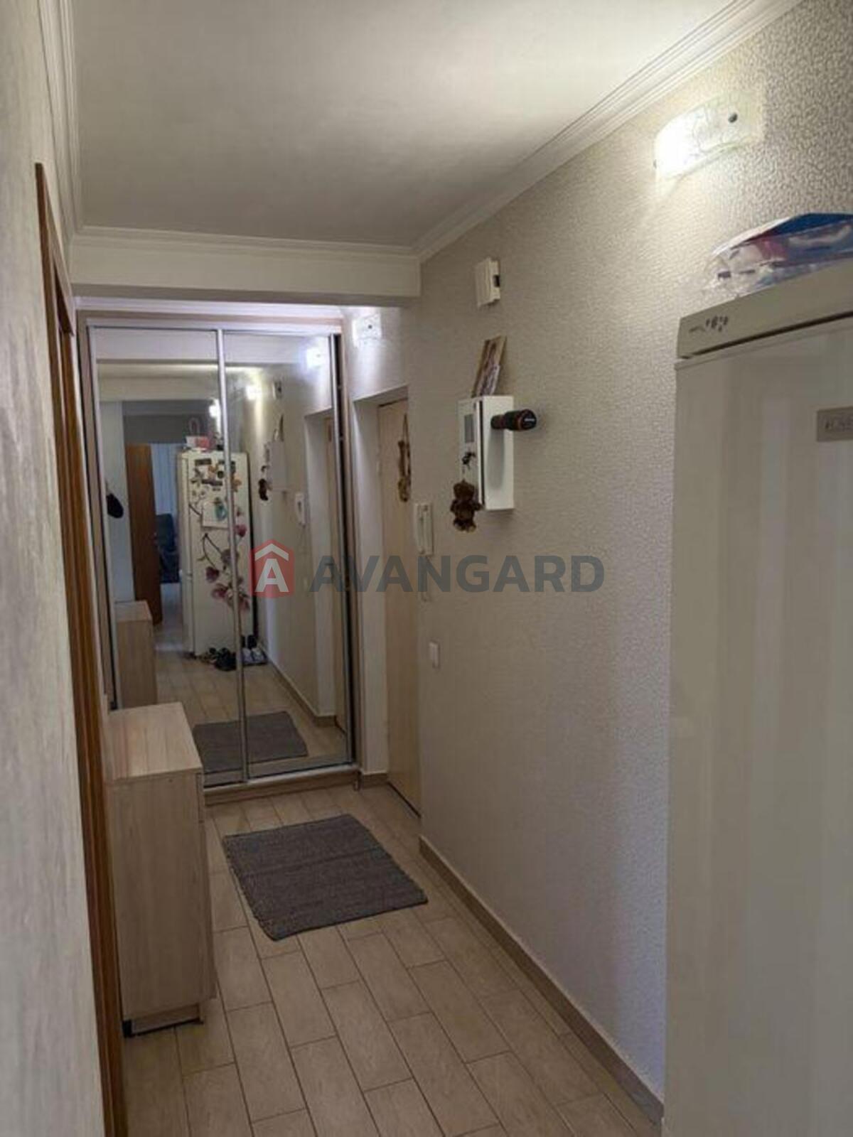 3 ��. ��������, 68/-/7 ��. �., 8/9 ������ ���� 15