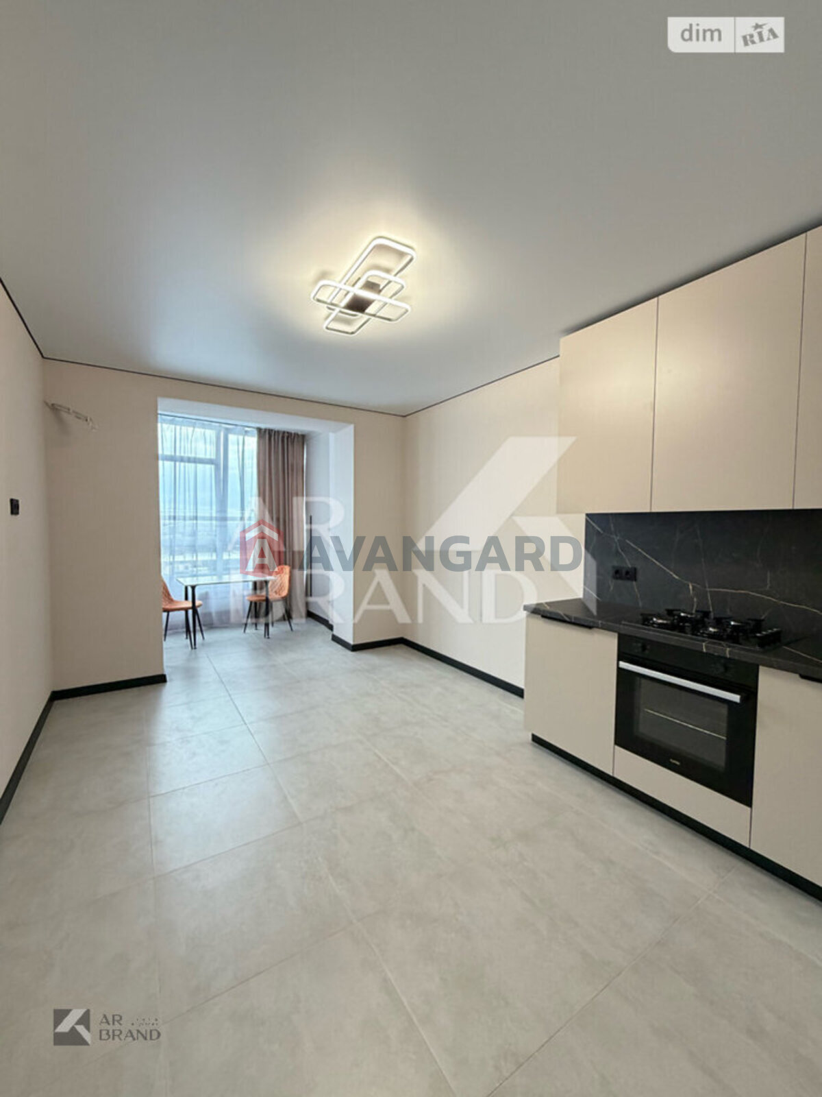 1 ��. ��������, 47/14/22 ��. �., 10/10 ������ ���� 1