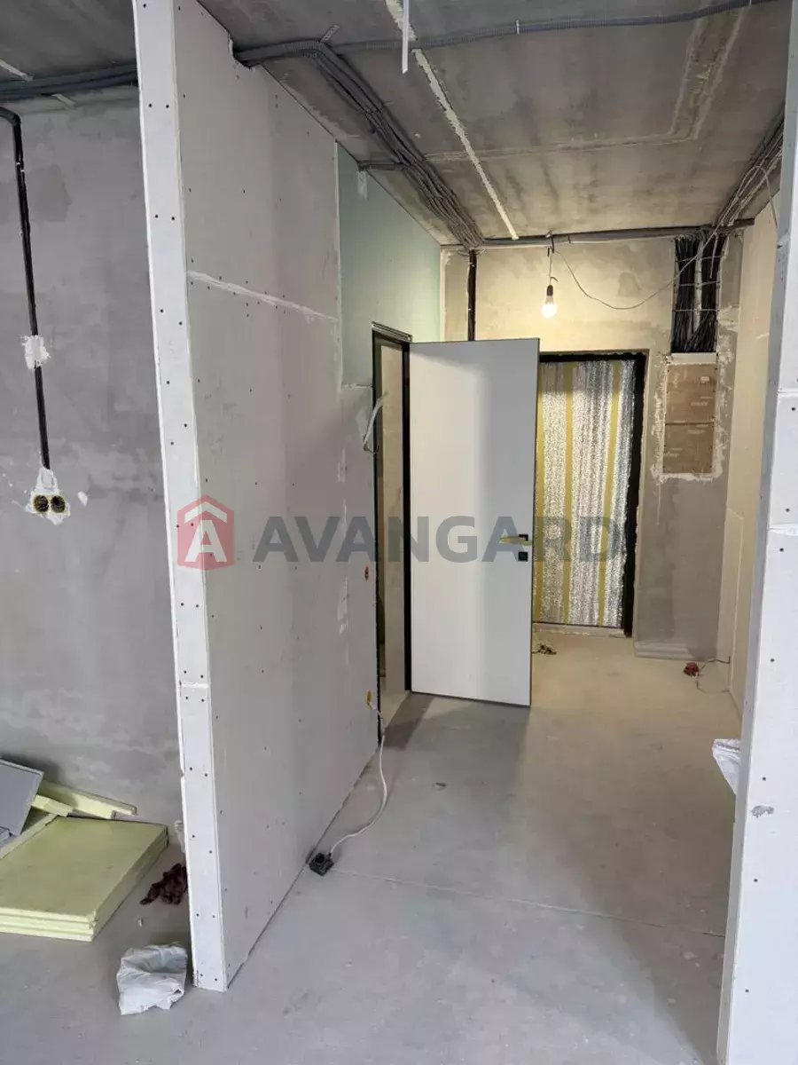 1 ��. ��������, 50/-/20 ��. �., 6/10 ������ ���� 9